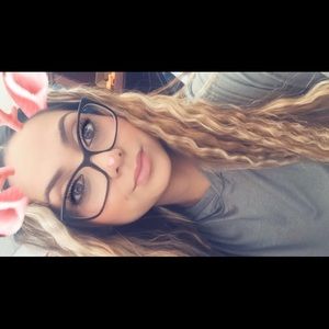 Meet your Posher, Natalie